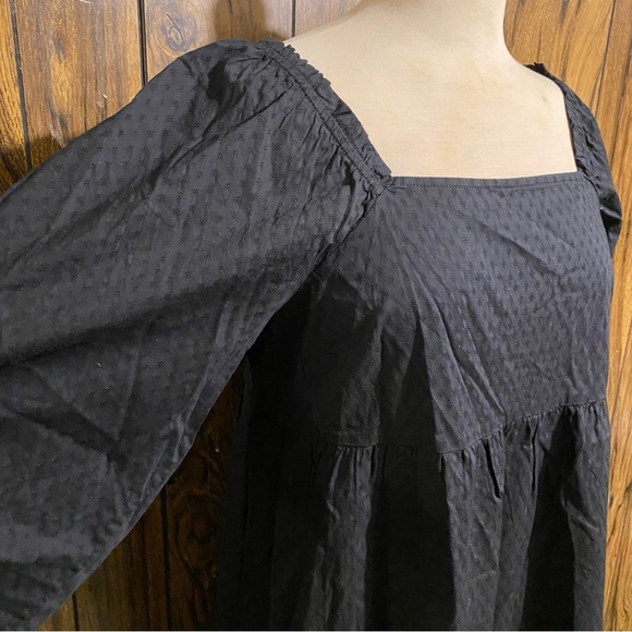 Universal Thread Black Balloon Long Sleeve Shift Dress - Picture 5 of 10